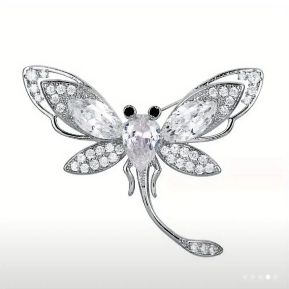 ✨ 🆕 ✨ Dragonfly Insect SILVER Collar Pin Brooch✨ - Picture 5 of 10